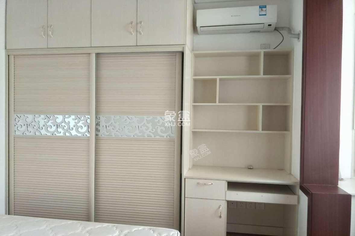每日香山半岛  2室1厅1卫   2300.00元/月室内图