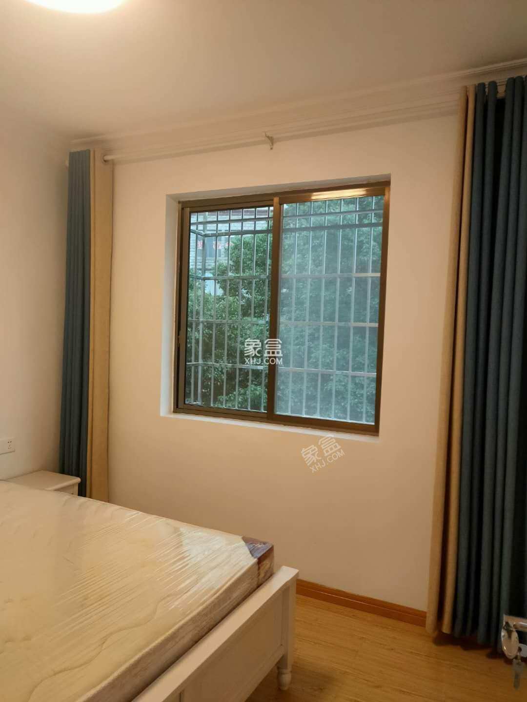 外贸小区 2室1厅1卫 32.8万 外贸小区 2室1厅1卫 32.8万客厅