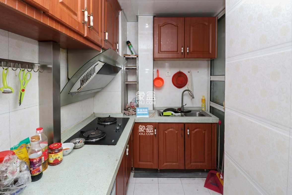 南山苏迪亚诺 3室2厅1卫 75.0万 南山苏迪亚诺 3室2厅1卫 75.0万客厅