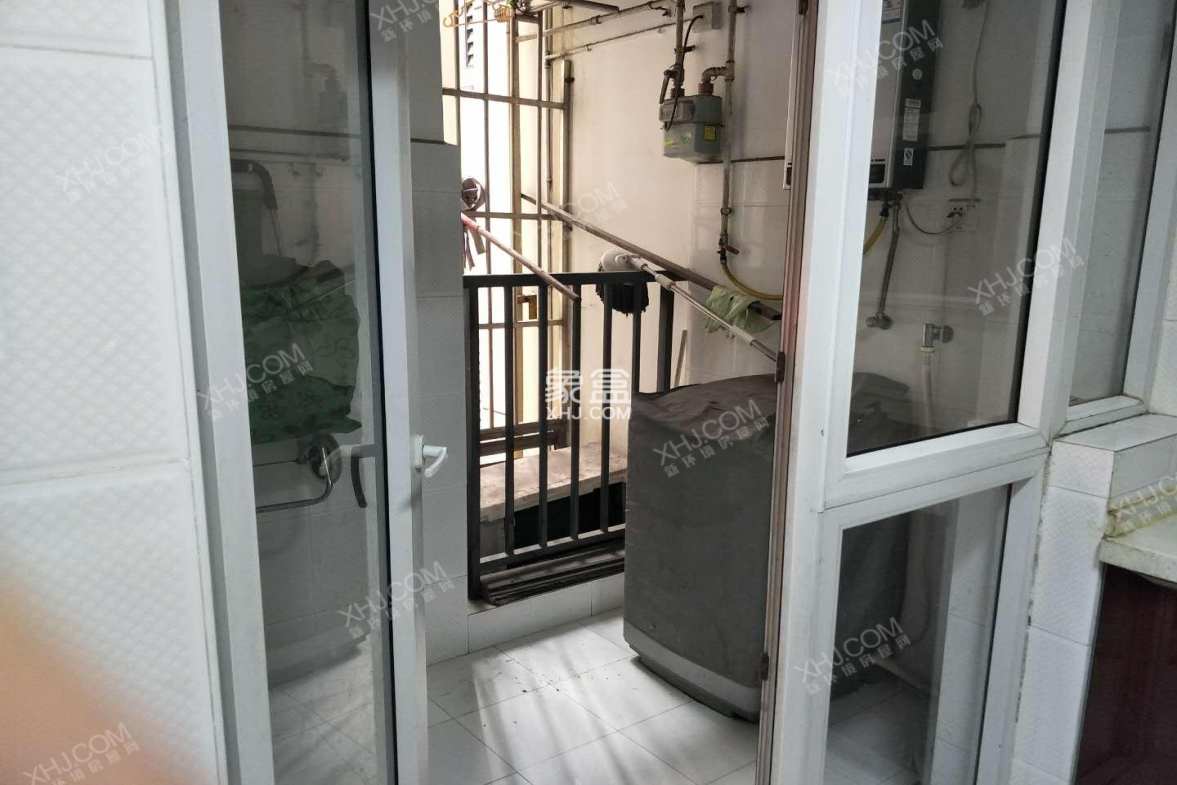 金阳易诚国际 2室2厅1卫 2200.00元/月 金阳易诚国际 2室2厅1卫 2200.00元/月室内图