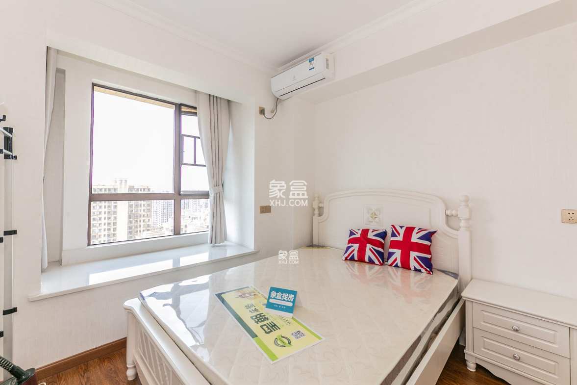 山语城二期 3室2厅2卫 88.0万 山语城二期 3室2厅2卫 88.0万客厅