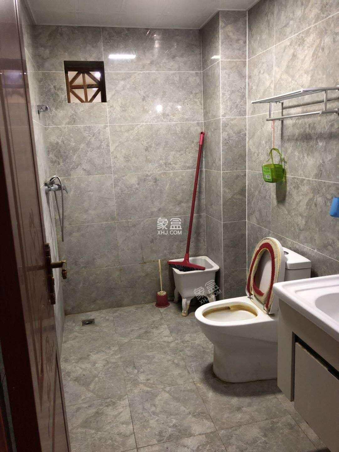 南湖世纪 3室2厅1卫 2300.0元/月 南湖世纪 3室2厅1卫 2300.0元/月室内图