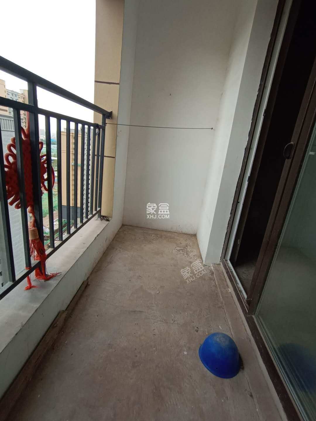 大华曲江公园世家五期 2室2厅1卫 130.0万 大华曲江公园世家五期 2室2厅1卫 130.0万阳台