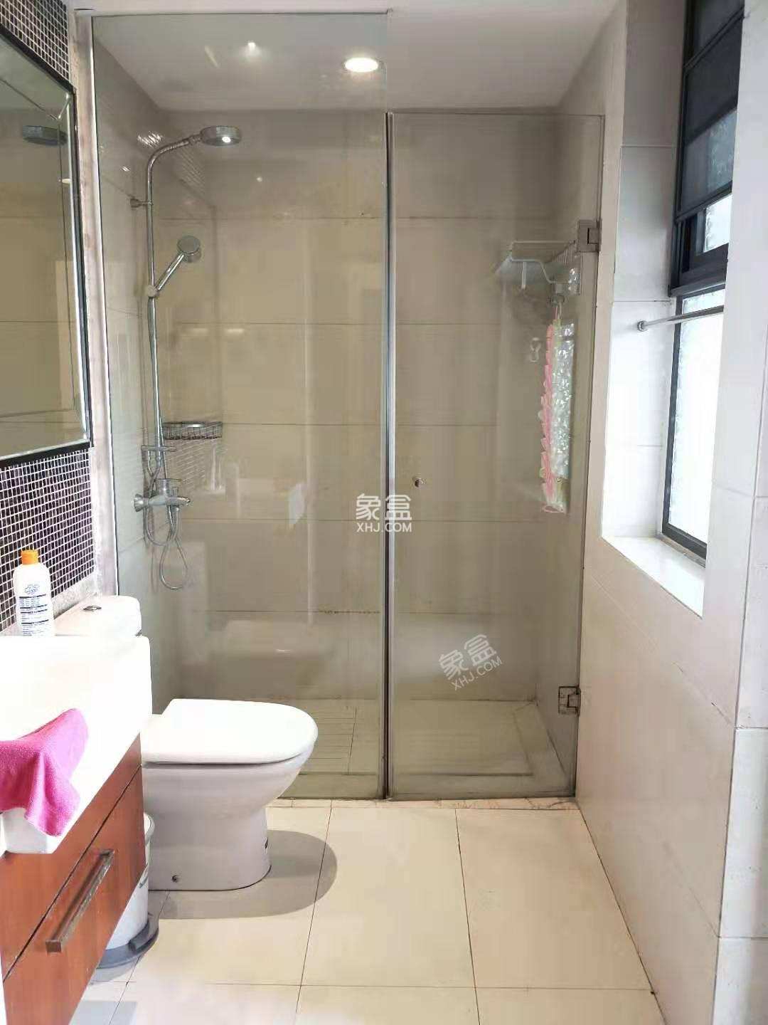 凯旋天际湾  4室2厅3卫    7500.0元/月 凯旋天际湾  4室2厅3卫    7500.0元/月室内图