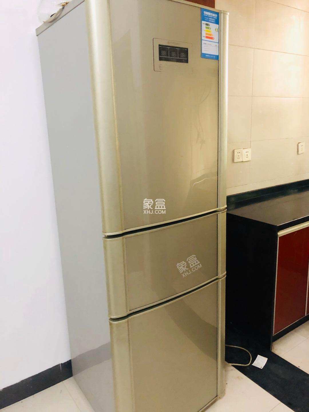 石头铺安置小区 1室1厅1卫 550.0元/月 石头铺安置小区 1室1厅1卫 550.0元/月室内图