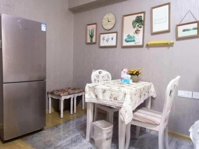 和平路行政公馆  1室1厅1卫    1600.0元/月 和平路行政公馆  1室1厅1卫    1600.0元/月室内图