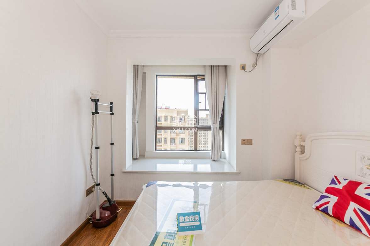 山语城二期 3室2厅2卫 88.0万 山语城二期 3室2厅2卫 88.0万客厅