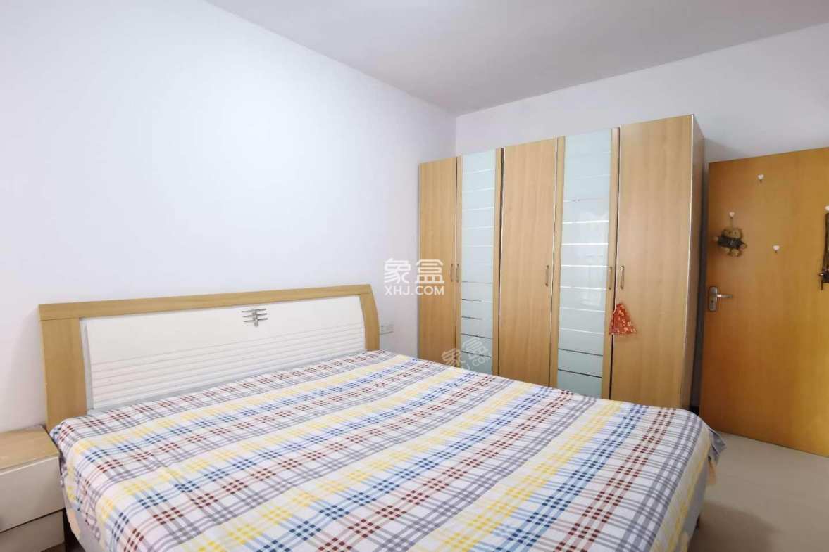 桃花里  1室1厅1卫    39.8万 桃花里  1室1厅1卫    39.8万客厅