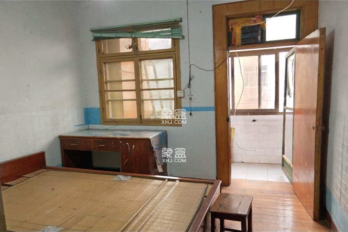 宋家桥戴家岭 2室1厅1卫 28.0万 宋家桥戴家岭 2室1厅1卫 28.0万客厅