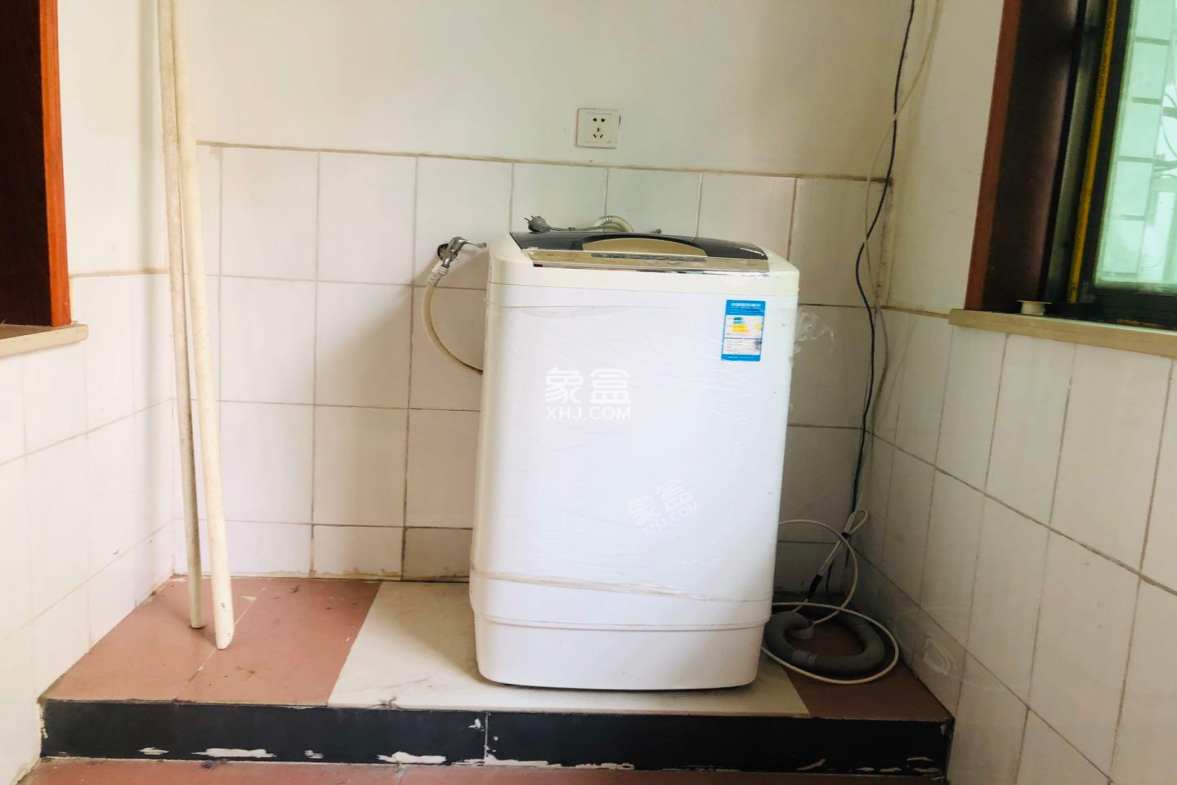 石头铺安置小区 1室1厅1卫 550.0元/月 石头铺安置小区 1室1厅1卫 550.0元/月室内图