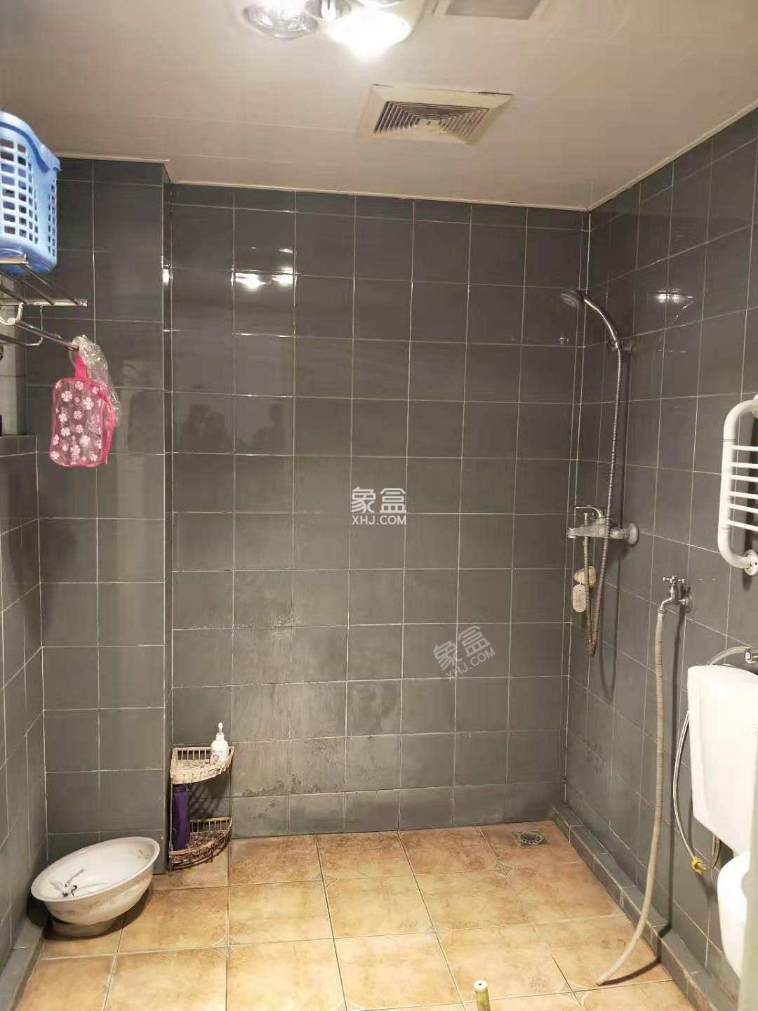 江郊庭苑  3室1厅1卫    2600.0元/月 江郊庭苑  3室1厅1卫    2600.0元/月室内图