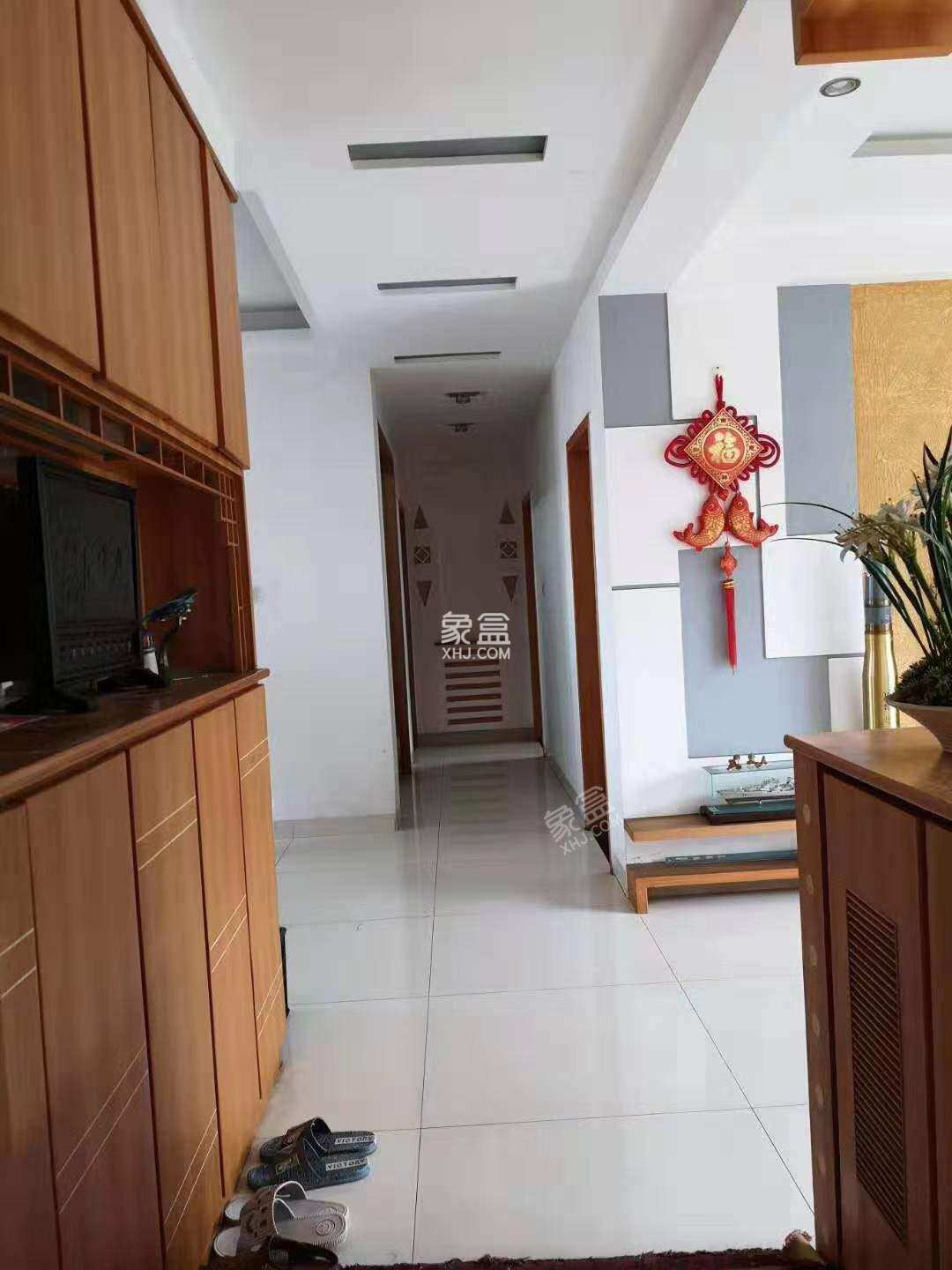 金山花园 4室2厅2卫 70.00万 金山花园 4室2厅2卫 70.00万客厅