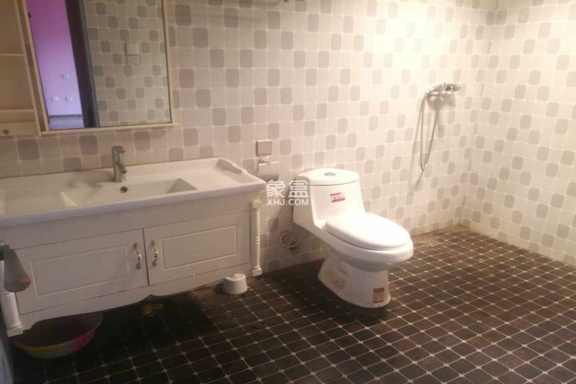 华府西苑 2室2厅2卫 3500.00元/月 华府西苑 2室2厅2卫 3500.00元/月室内图