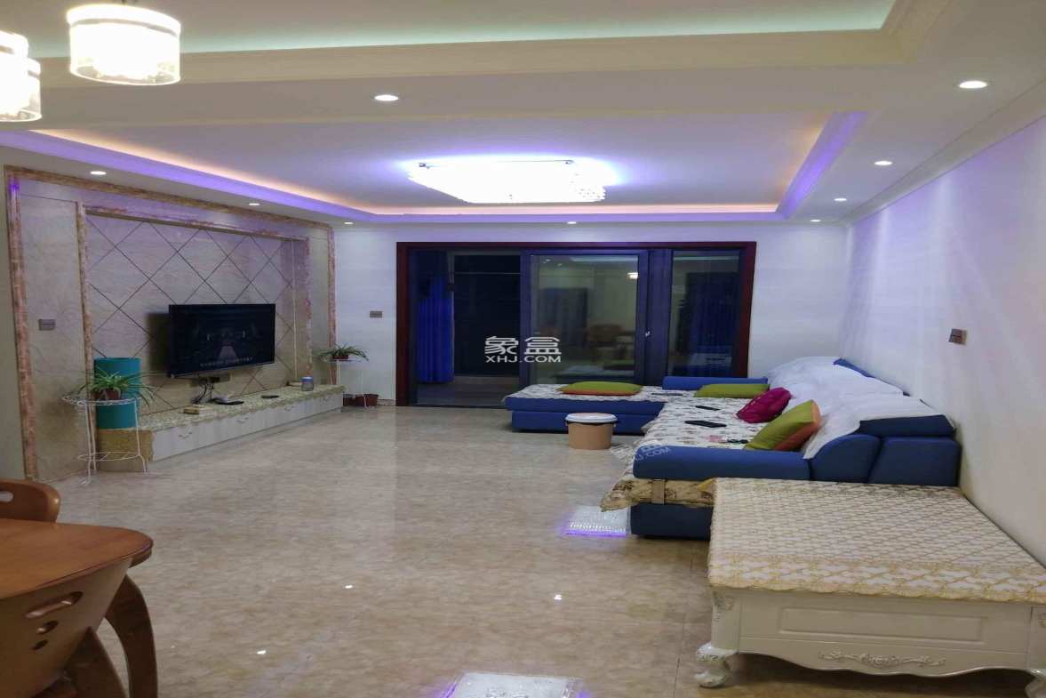 万锦城 3室1厅2卫 2300.0元/月 万锦城 3室1厅2卫 2300.0元/月室内图