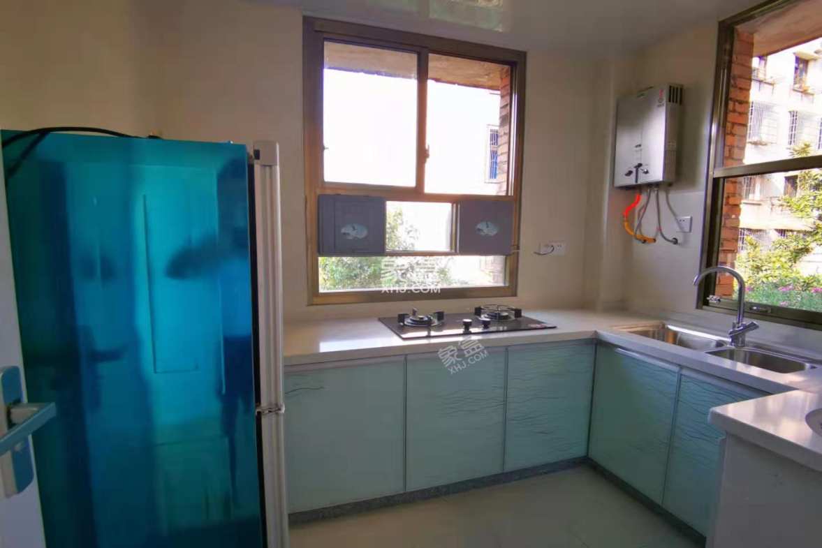 大渡口供销社家属楼 3室2厅1卫 40.8万 大渡口供销社家属楼 3室2厅1卫 40.8万卫生间