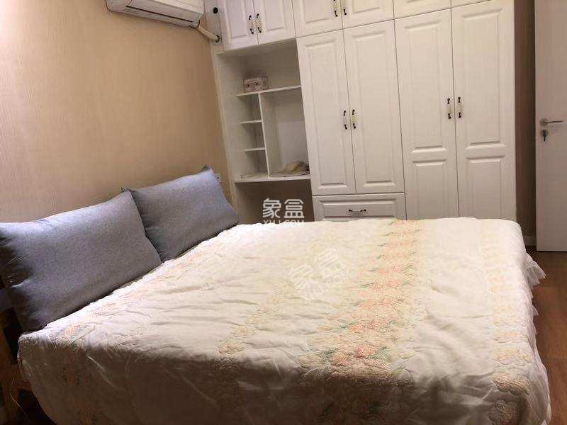 德商华府天骄  3室2厅1卫   2500.00元/月 德商华府天骄  3室2厅1卫   2500.00元/月室内图