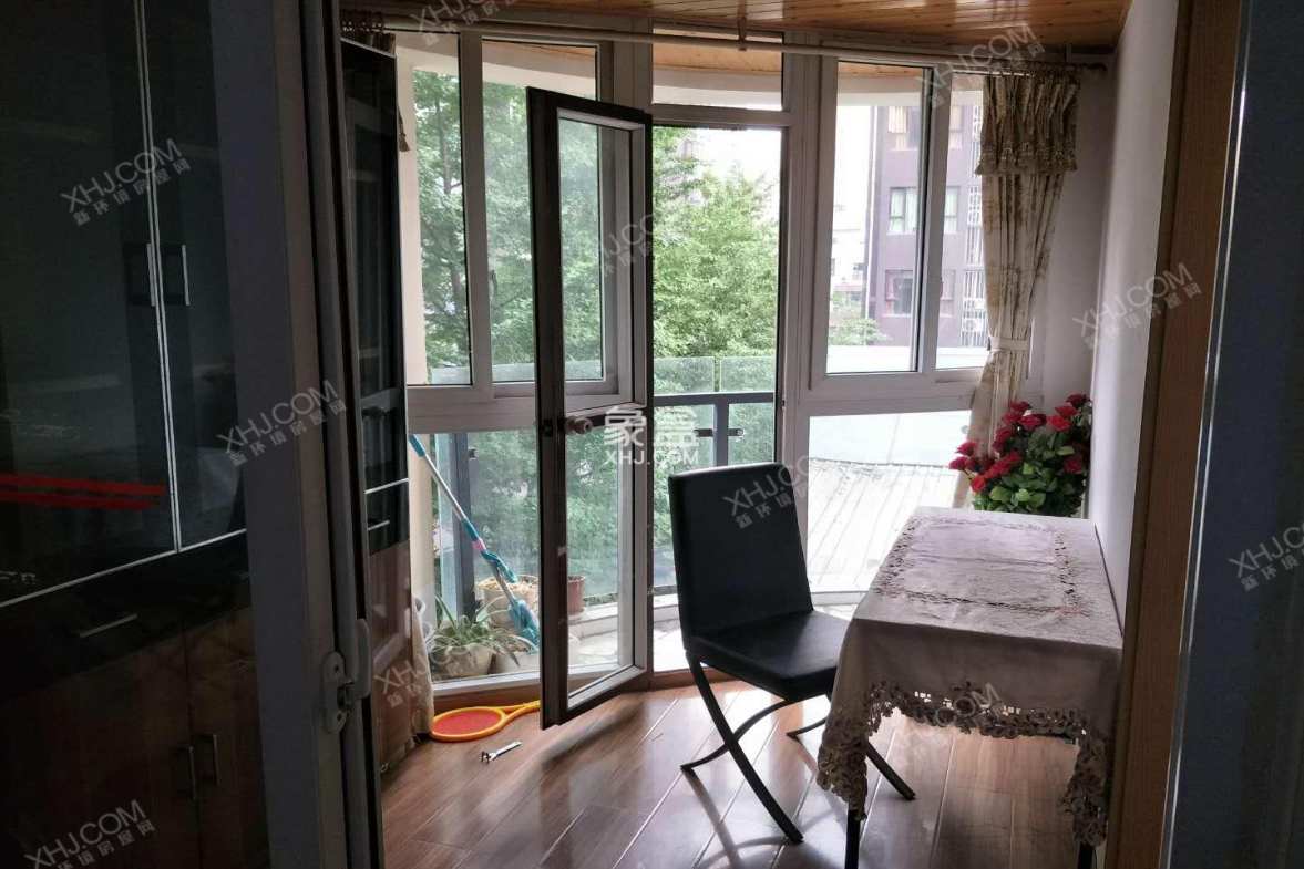 金阳易诚国际 2室2厅1卫 2200.00元/月 金阳易诚国际 2室2厅1卫 2200.00元/月室内图