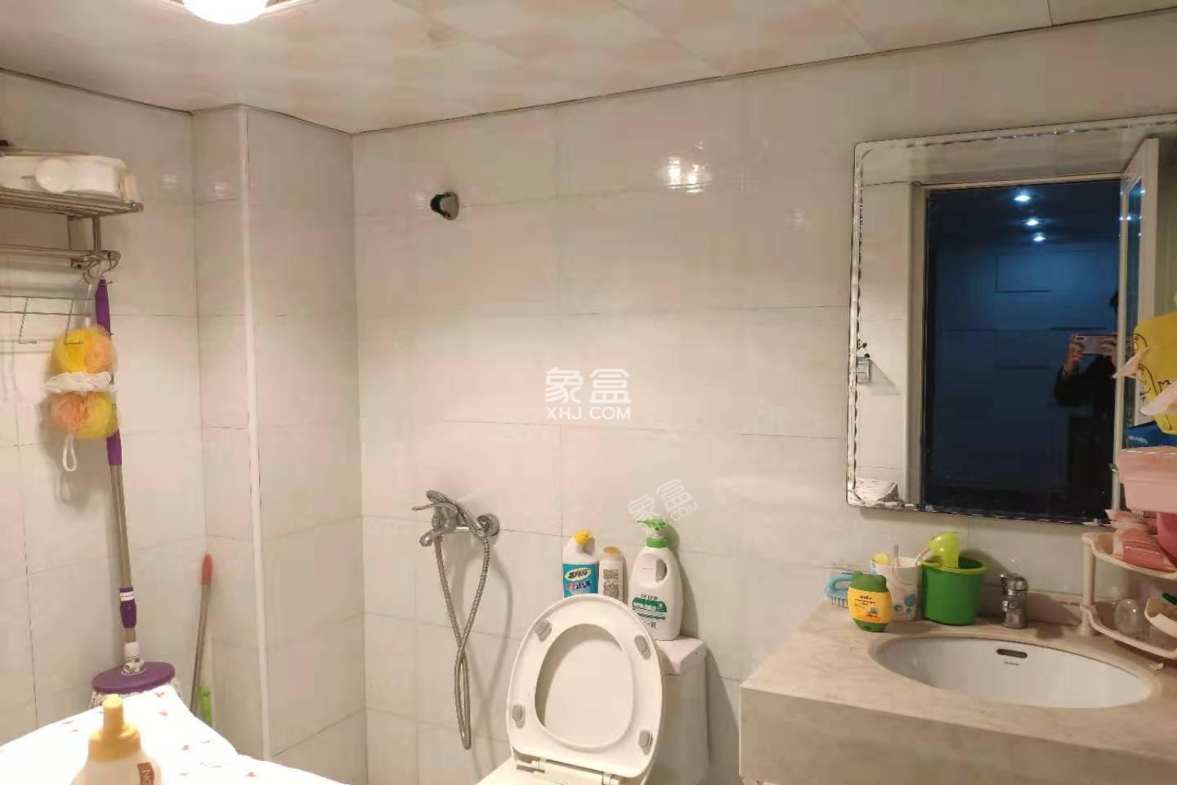 M国际 2室2厅1卫 1600.00元/月 M国际 2室2厅1卫 1600.00元/月室内图