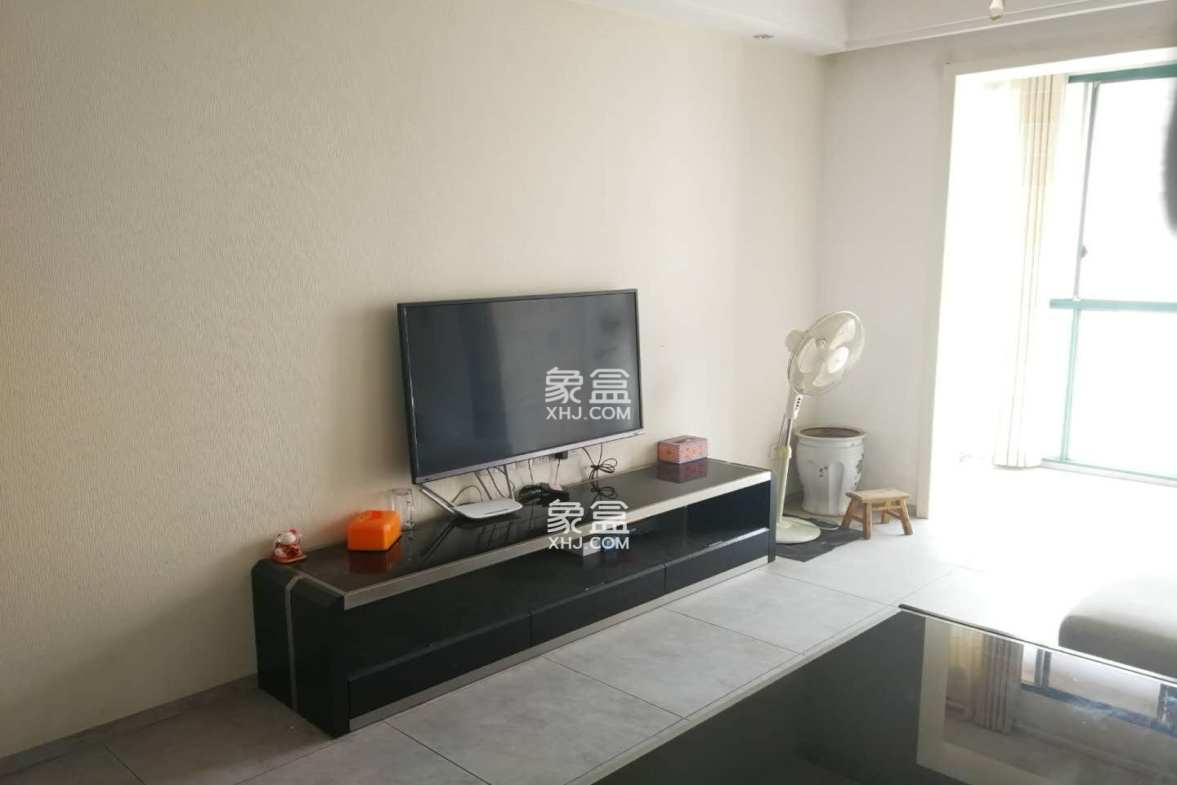 华夏佳园二期  3室2厅1卫    52.8万 华夏佳园二期  3室2厅1卫    52.8万客厅