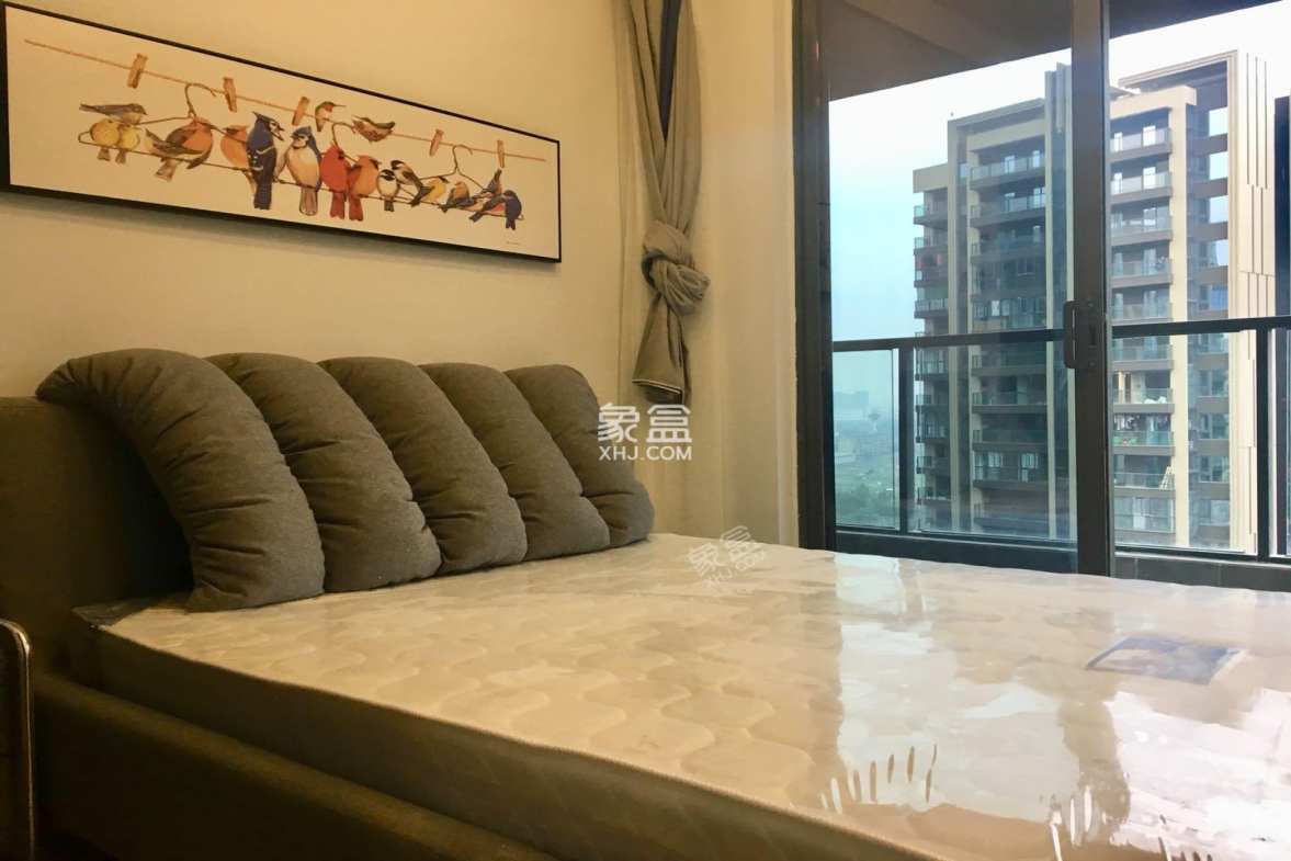 凯德世纪名邸  3室2厅2卫    4500.0元/月 凯德世纪名邸  3室2厅2卫    4500.0元/月室内图