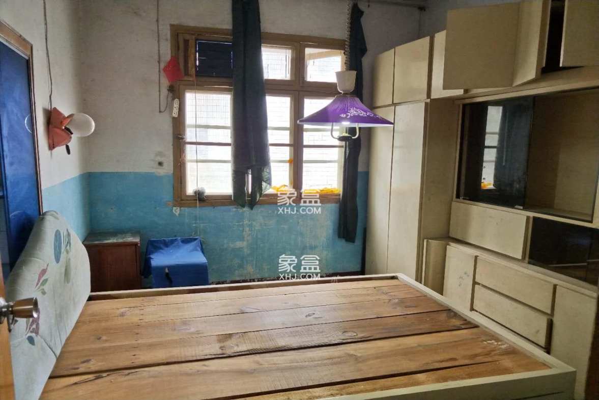 宋家桥戴家岭 2室1厅1卫 28.0万 宋家桥戴家岭 2室1厅1卫 28.0万客厅