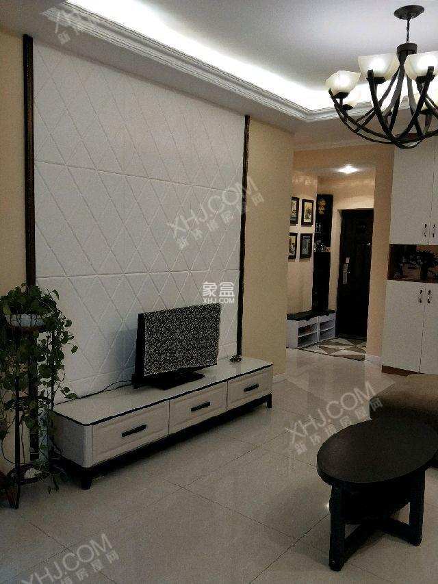 南湖半岛 2室2厅1卫 2300.00元/月 南湖半岛 2室2厅1卫 2300.00元/月室内图