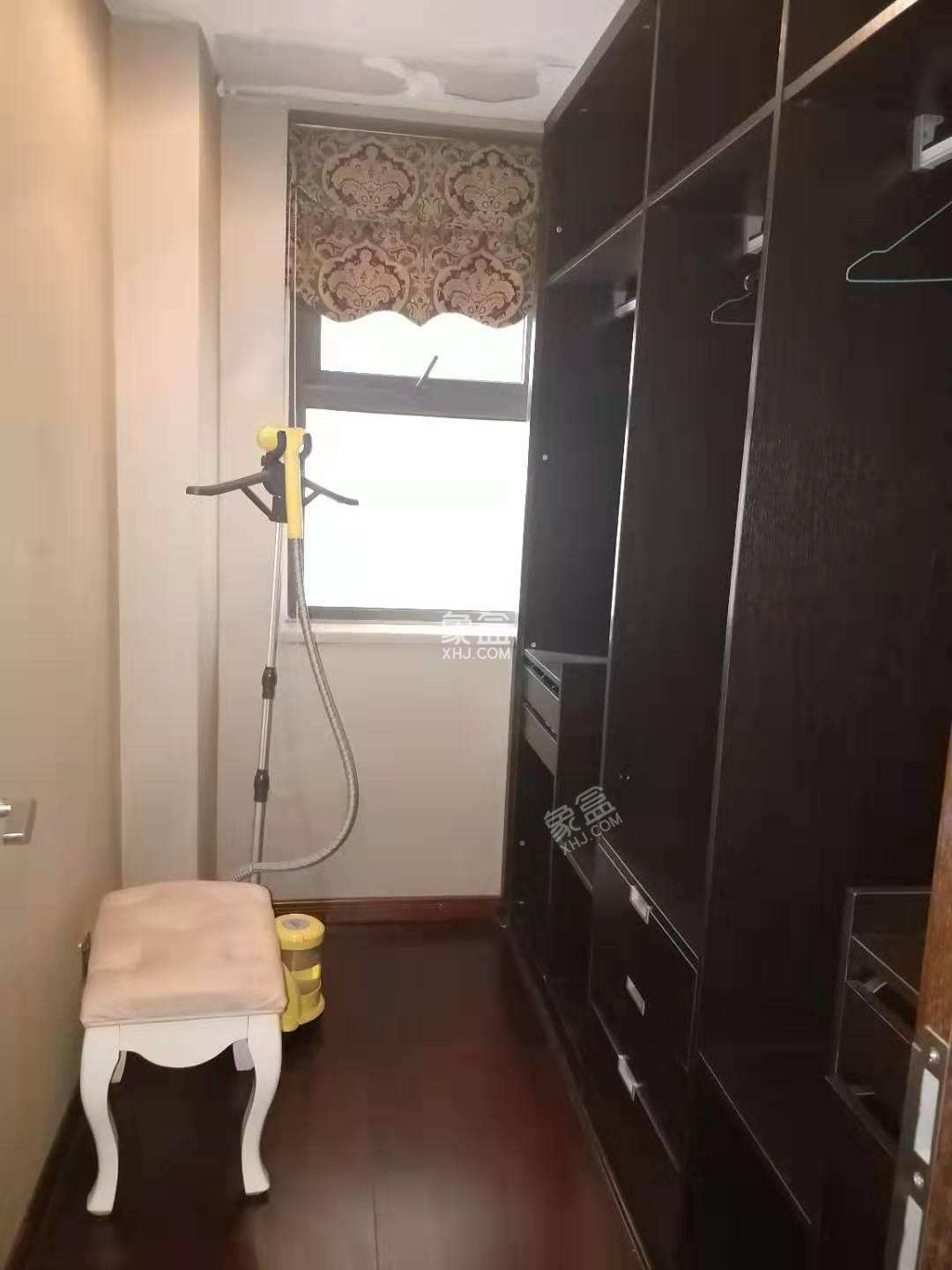 凯旋天际湾  4室2厅3卫    7500.0元/月 凯旋天际湾  4室2厅3卫    7500.0元/月室内图