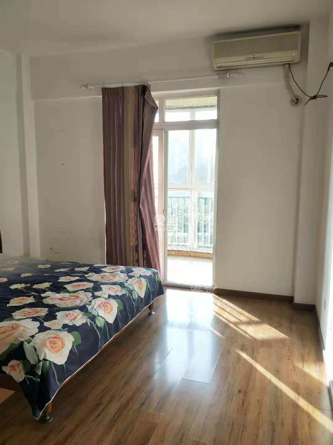 江郊庭苑  3室1厅1卫    2600.0元/月 江郊庭苑  3室1厅1卫    2600.0元/月室内图