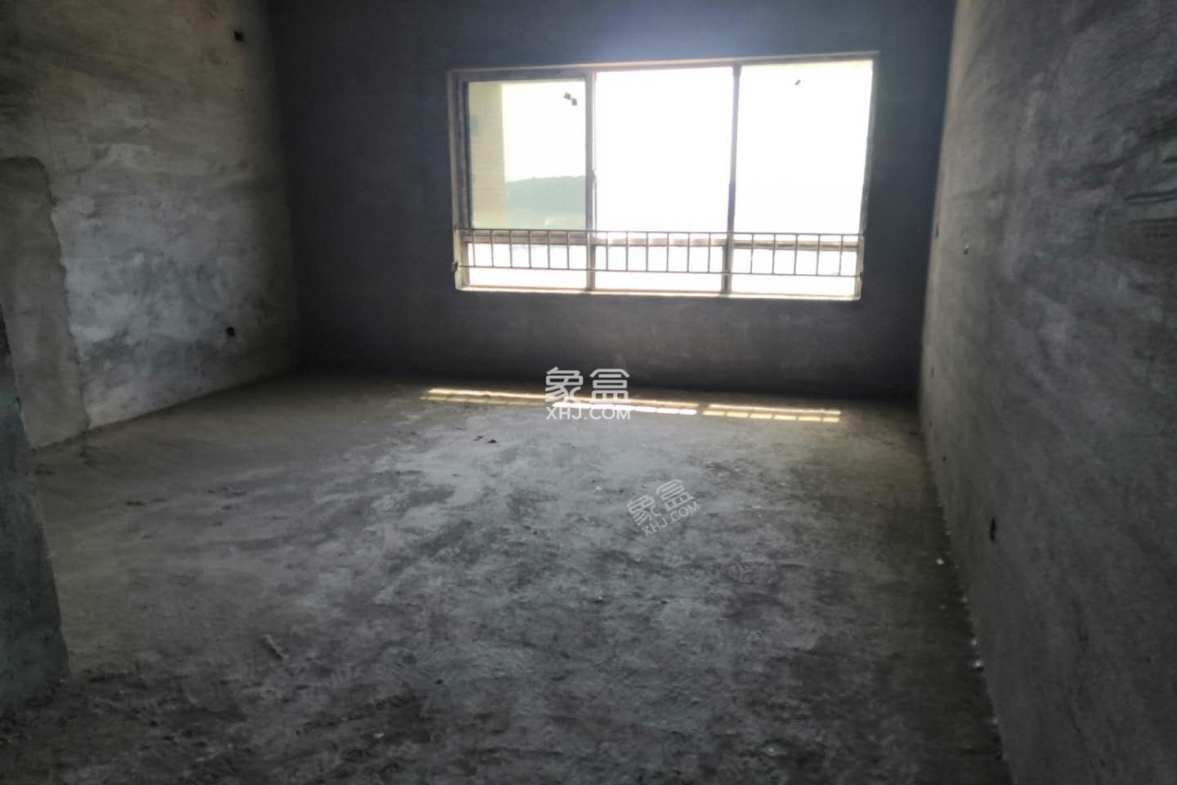 华天城市广场  3室2厅1卫    66.0万 华天城市广场  3室2厅1卫    66.0万客厅