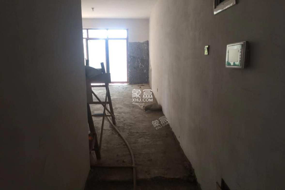 康城上品  2室2厅1卫    52.8万 康城上品  2室2厅1卫    52.8万客厅