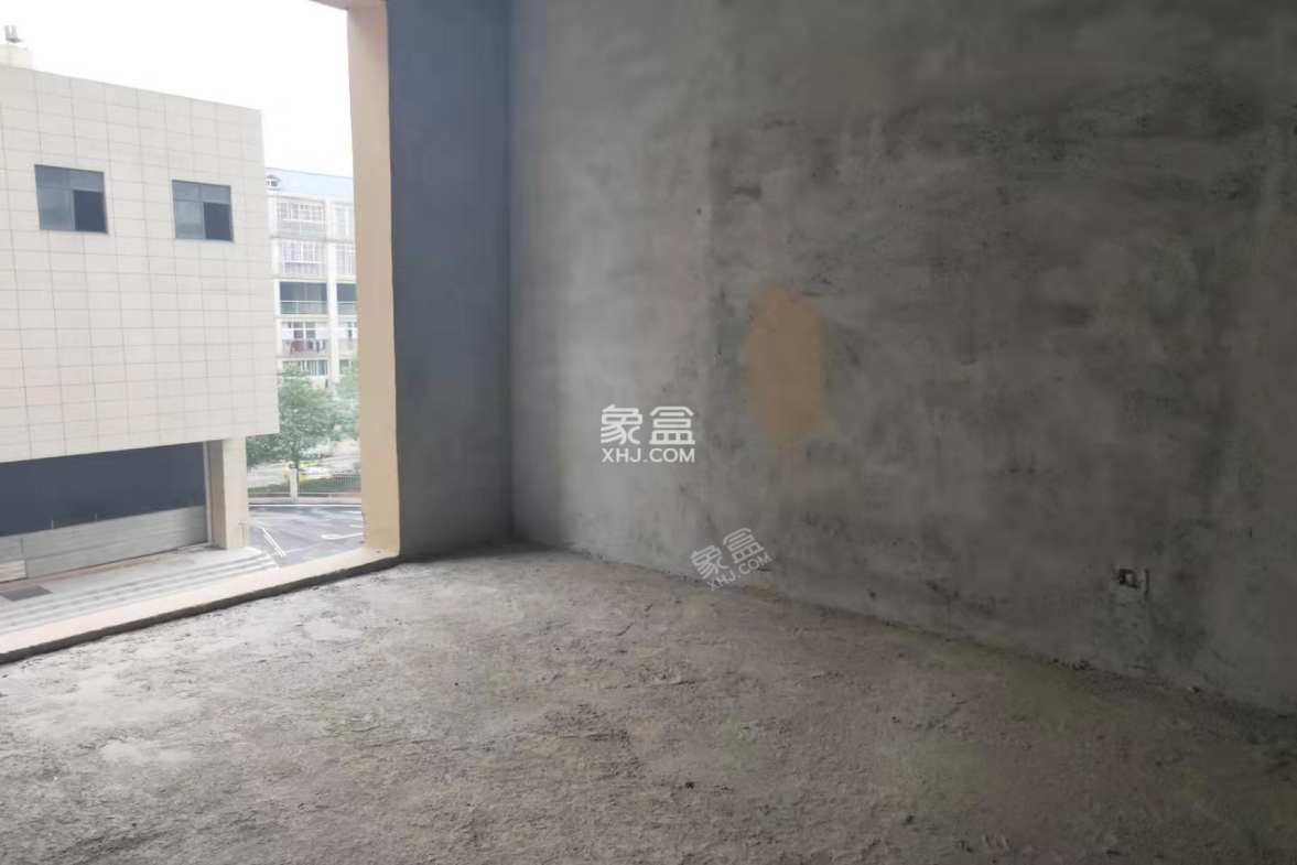 康城上品  3室2厅2卫    68.0万 康城上品  3室2厅2卫    68.0万卧室