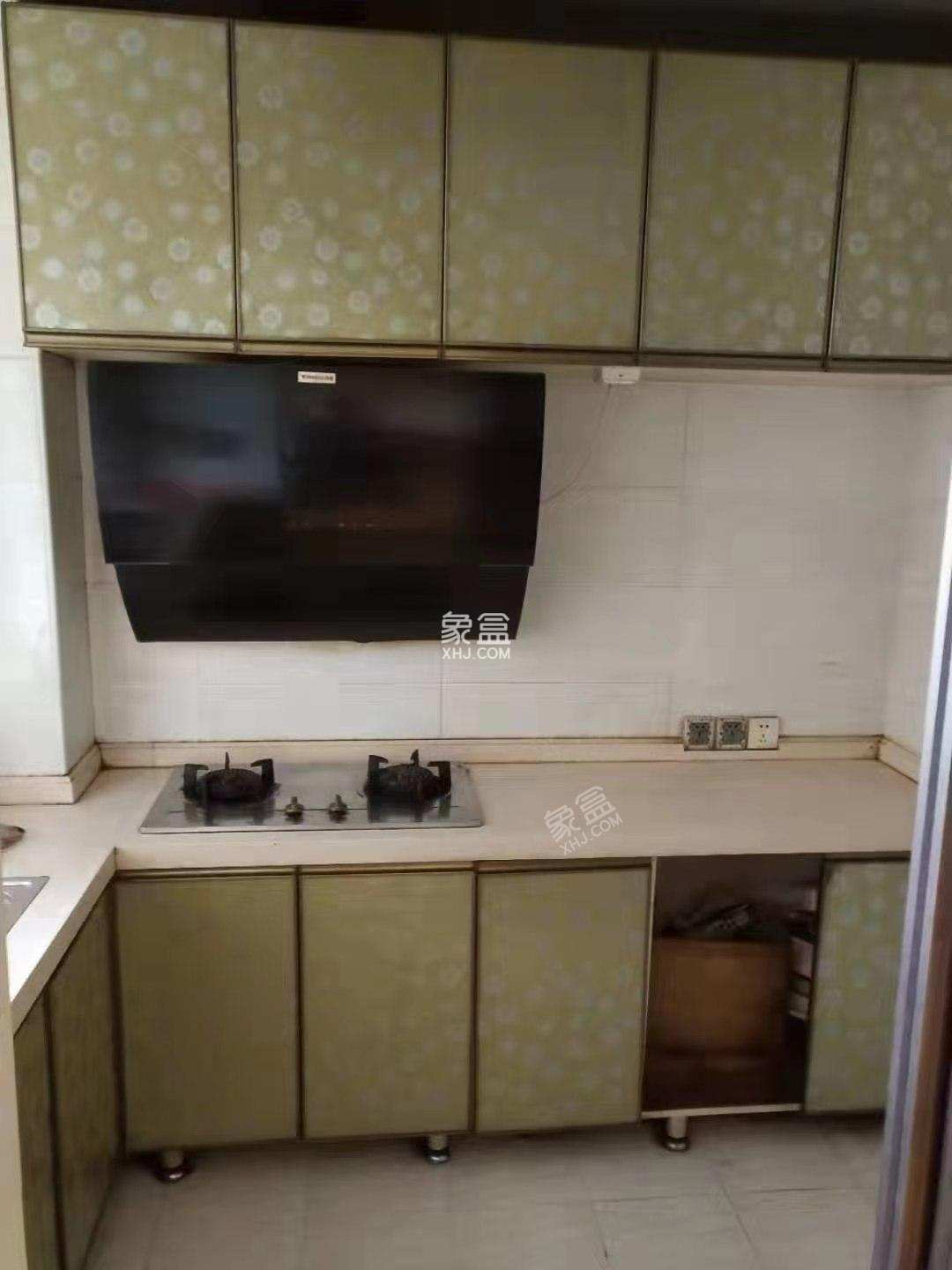 铁路生活小区  2室2厅1卫    1600.0元/月 铁路生活小区  2室2厅1卫    1600.0元/月室内图