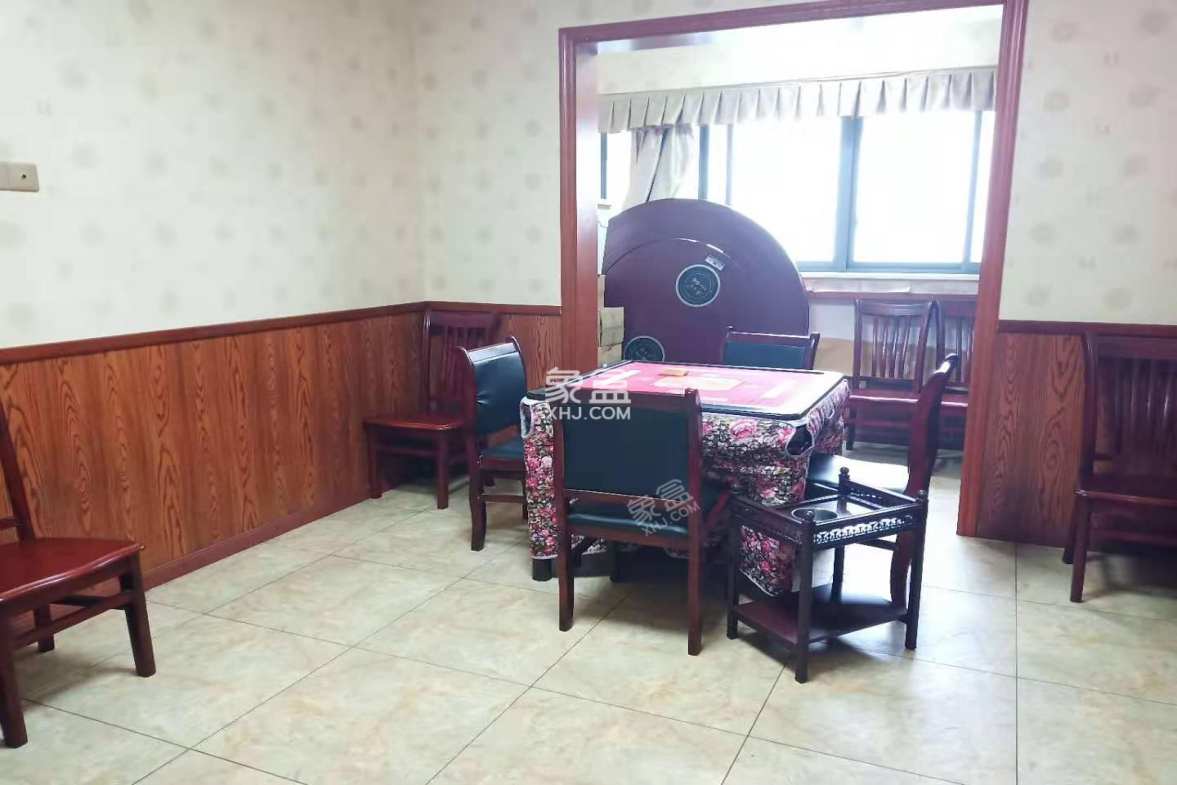 资江明珠 4室2厅2卫 110.0万 资江明珠 4室2厅2卫 110.0万客厅