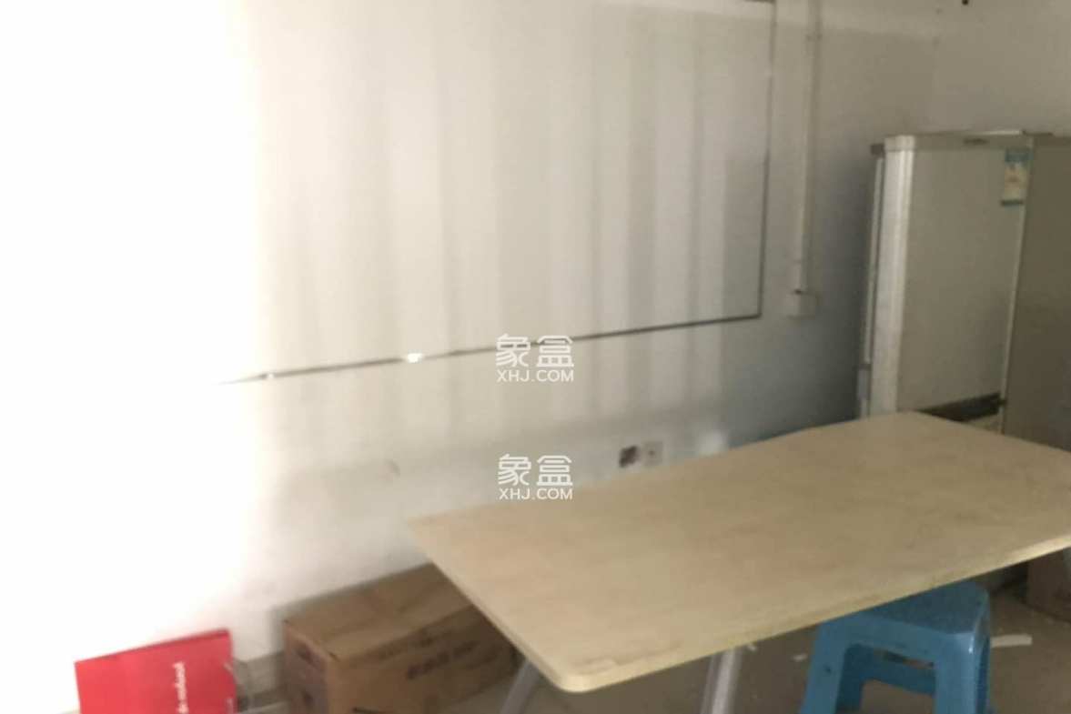 中瀚财富广场  4室2厅1卫    4000.0元/月 中瀚财富广场  4室2厅1卫    4000.0元/月室内图