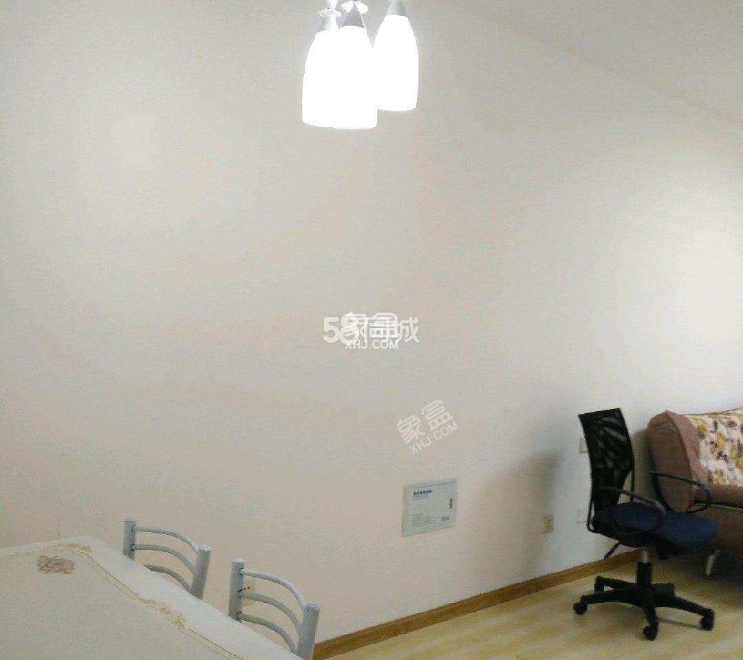 南湖世纪 3室1厅1卫 2600.00元/月 南湖世纪 3室1厅1卫 2600.00元/月室内图