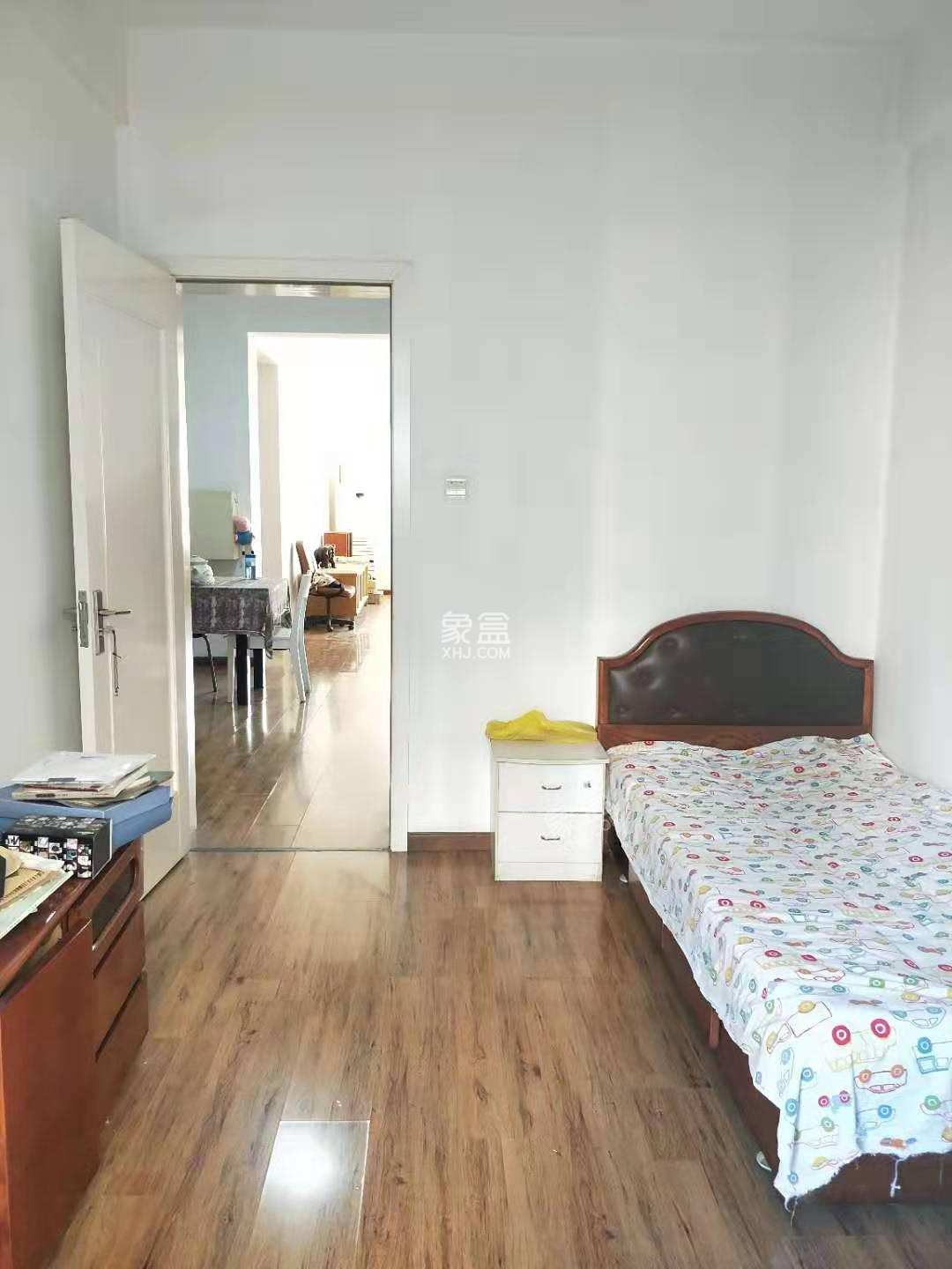 江郊庭苑  3室1厅1卫    2600.0元/月 江郊庭苑  3室1厅1卫    2600.0元/月室内图