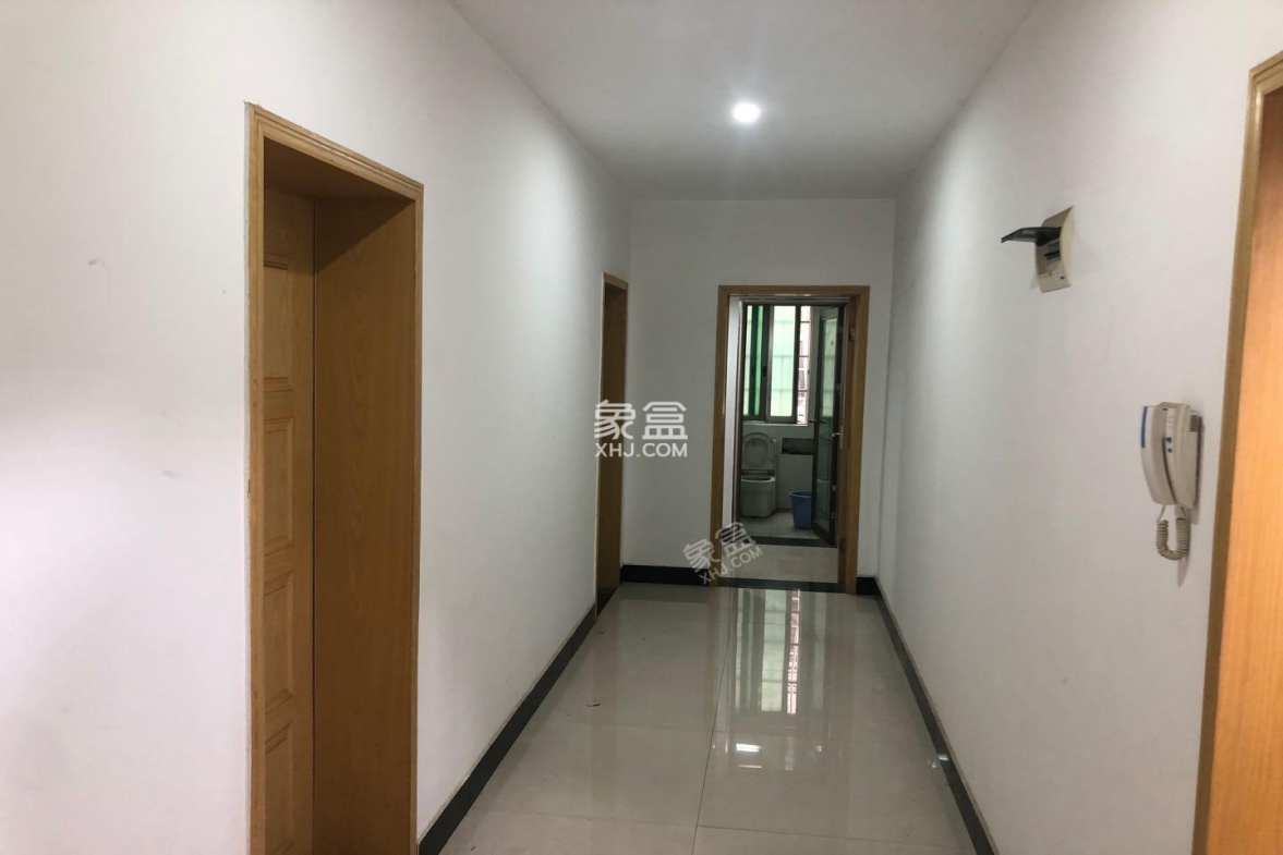 粮食局家属楼 3室2厅1卫 55.0万 粮食局家属楼 3室2厅1卫 55.0万卫生间