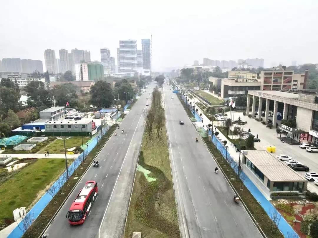 双向八车道!成华大道这一段正式通车