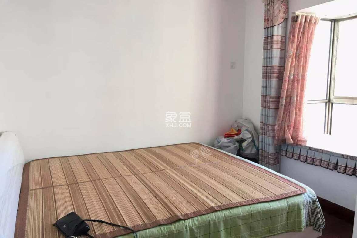 益秀园  3室2厅2卫    96.0万 益秀园  3室2厅2卫    96.0万阳台