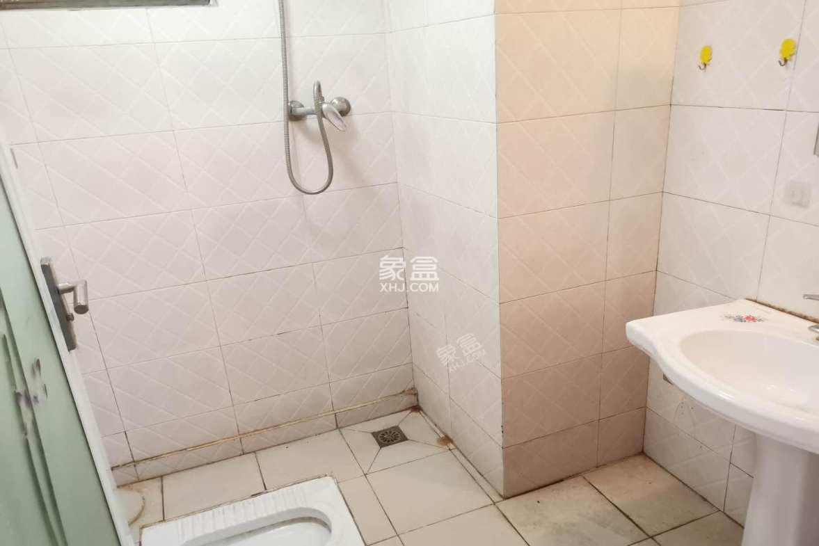 光华揽胜  1室1厅1卫    1600.0元/月 光华揽胜  1室1厅1卫    1600.0元/月室内图1