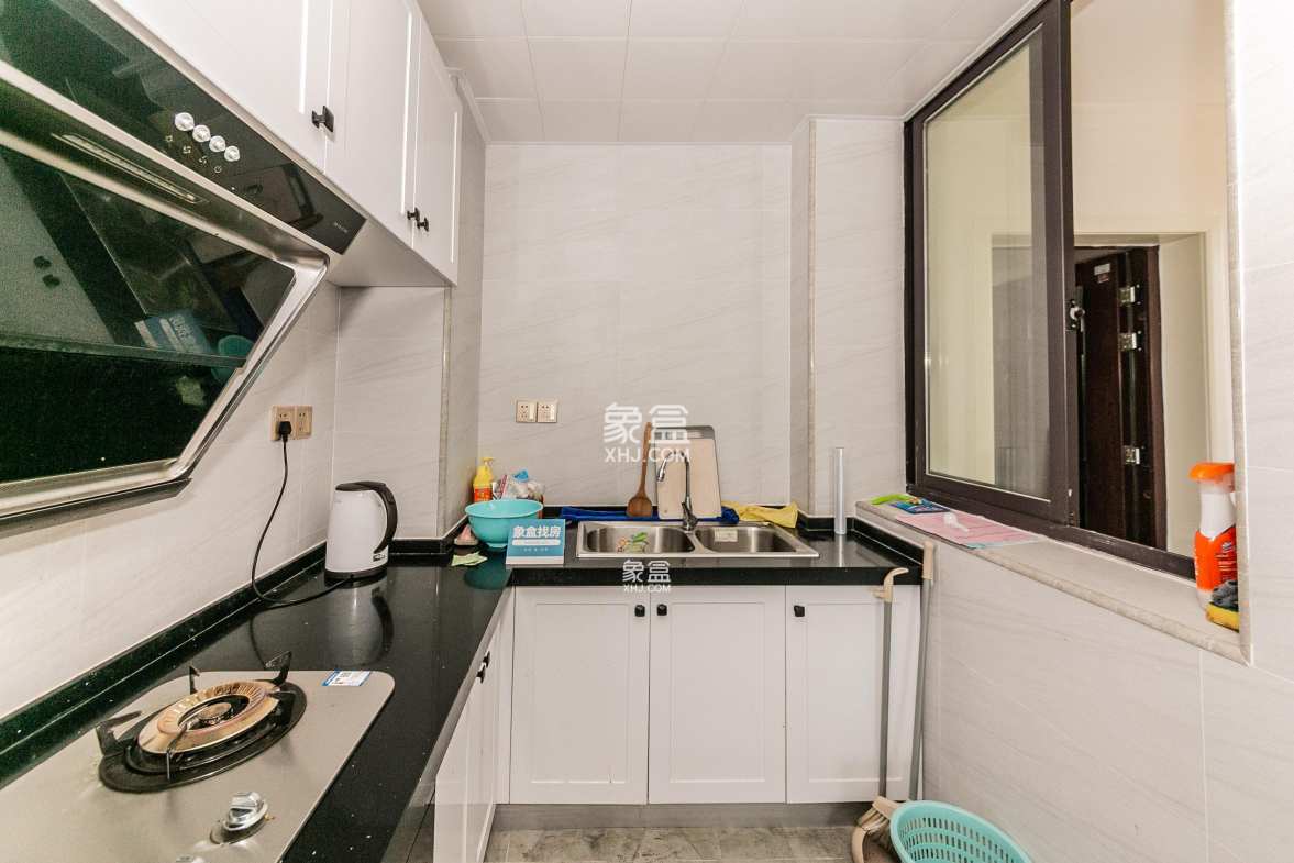 山语城二期 3室2厅2卫 88.0万 山语城二期 3室2厅2卫 88.0万客厅