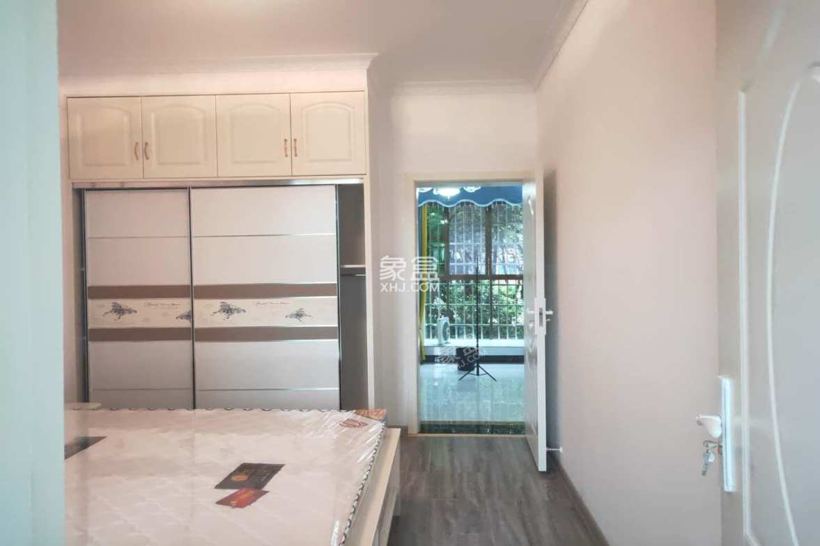 财苑小区(财政局1号宿舍) 3室2厅1卫 53.8万 财苑小区(财政局1号宿舍) 3室2厅1卫 53.8万卫生间