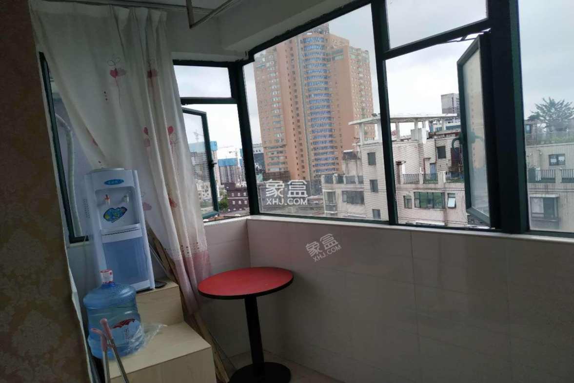 左岸巴陵 3室2厅2卫 2600.0元/月 左岸巴陵 3室2厅2卫 2600.0元/月室内图