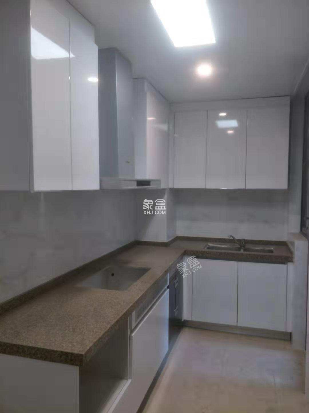 恒大南湖半岛  3室2厅2卫    2000.0元/月 恒大南湖半岛  3室2厅2卫    2000.0元/月室内图