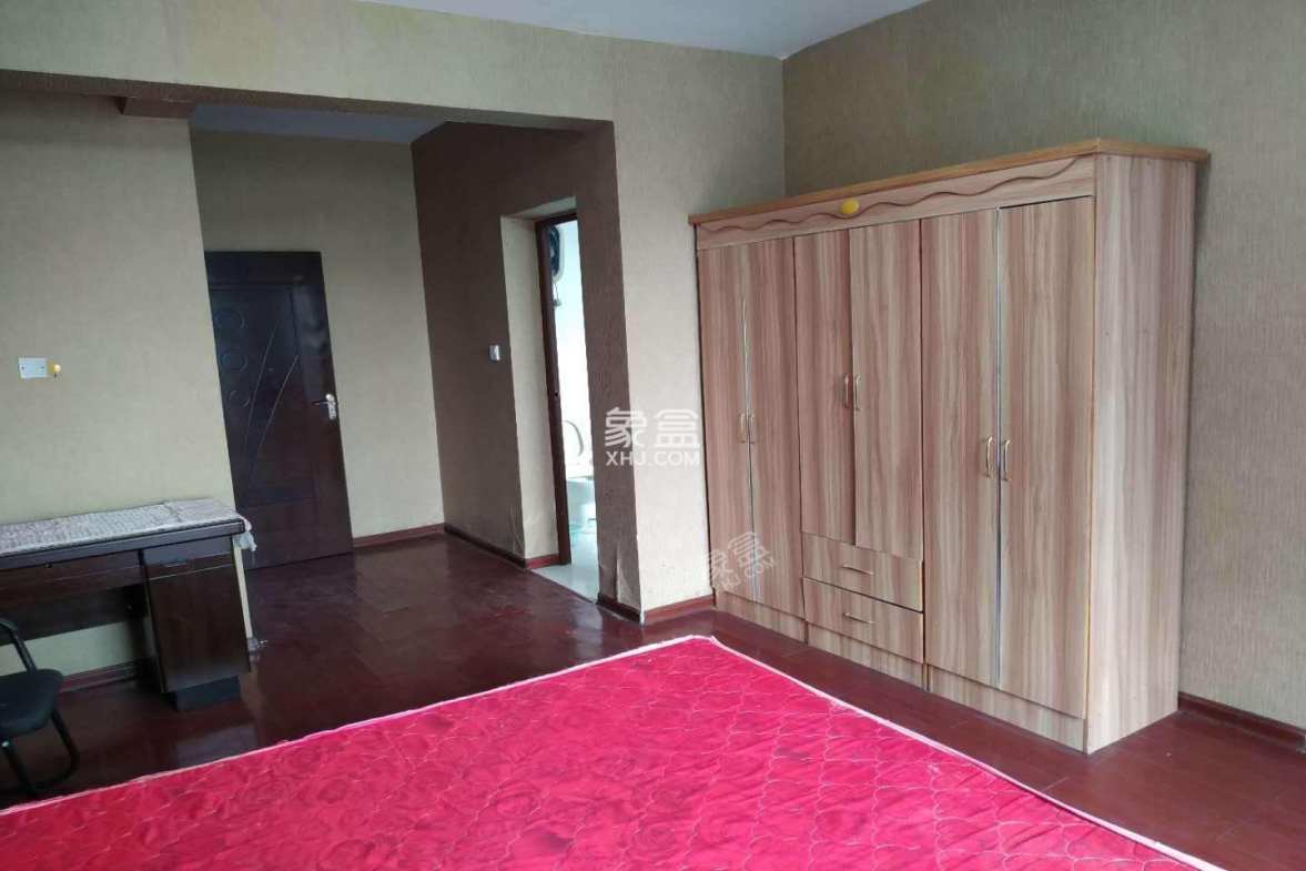 左岸巴陵 3室2厅2卫 2600.0元/月 左岸巴陵 3室2厅2卫 2600.0元/月室内图