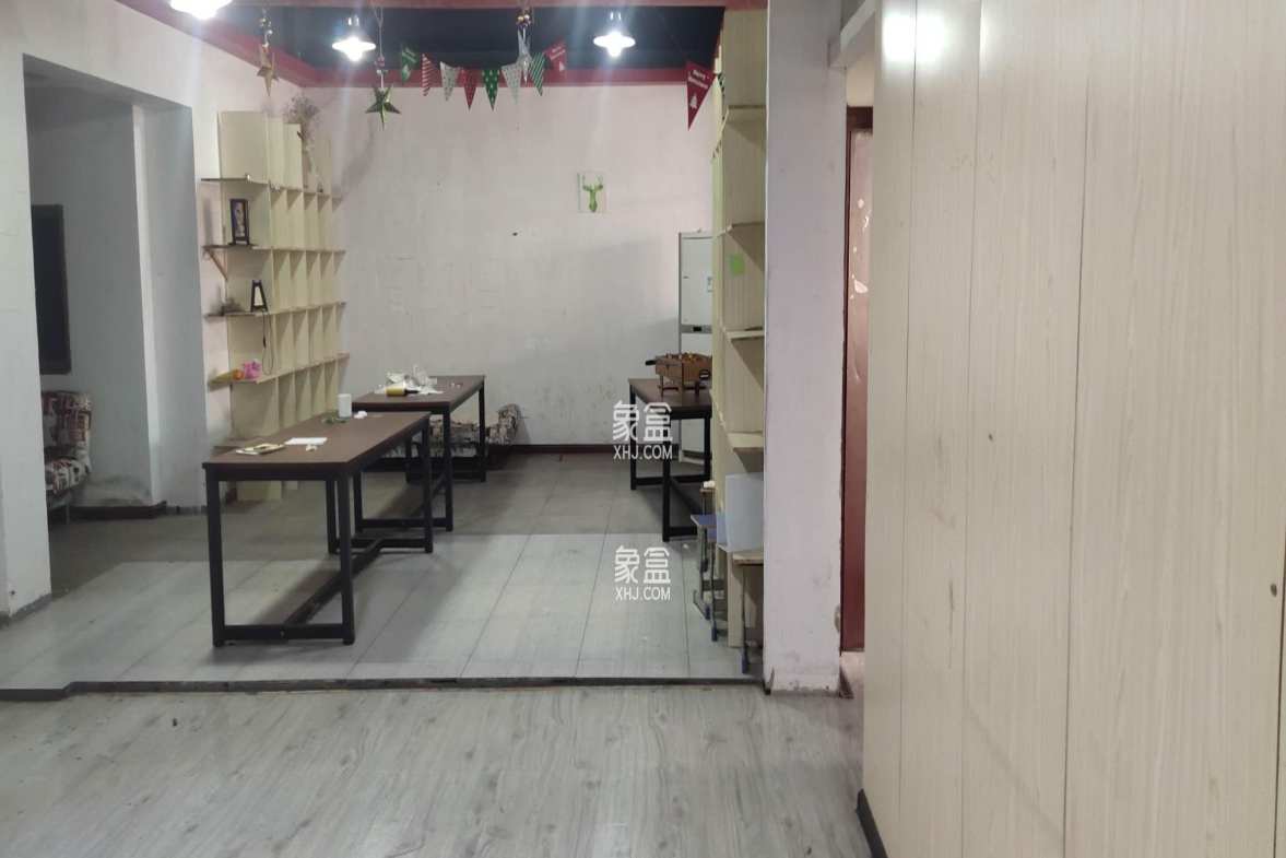 佳恒物业综合楼  3室3厅3卫    3500.0元/月 佳恒物业综合楼  3室3厅3卫    3500.0元/月户型图