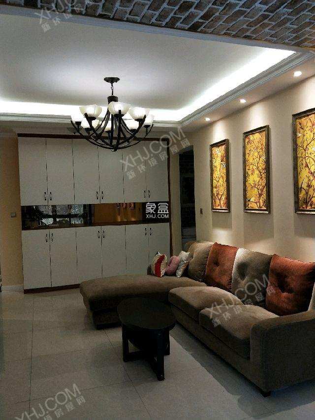 南湖半岛 2室2厅1卫 2300.00元/月 南湖半岛 2室2厅1卫 2300.00元/月室内图