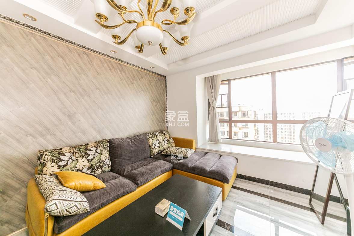 山语城二期 3室2厅2卫 88.0万 山语城二期 3室2厅2卫 88.0万客厅