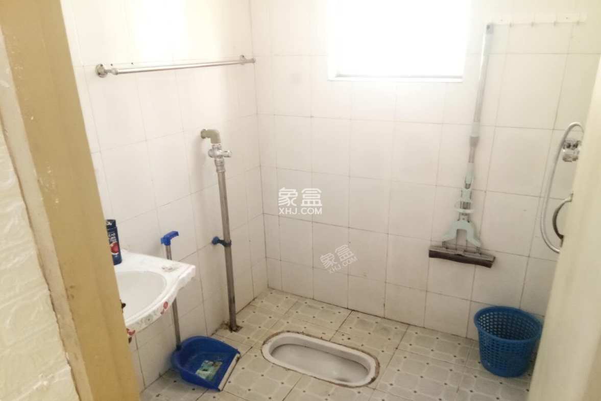 南湖锦苑 2室2厅1卫 1500.0元/月 南湖锦苑 2室2厅1卫 1500.0元/月室内图