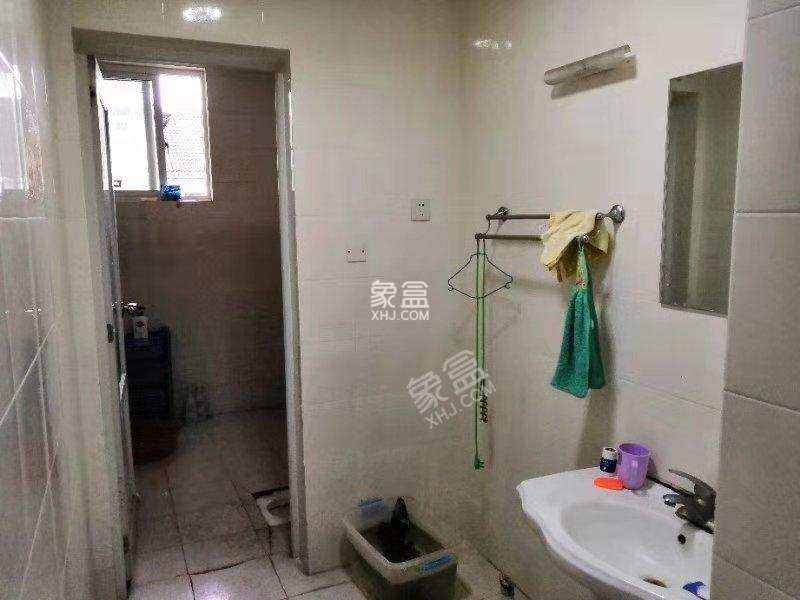 清荷苑  4室2厅2卫    2500.0元/月 清荷苑  4室2厅2卫    2500.0元/月室内图